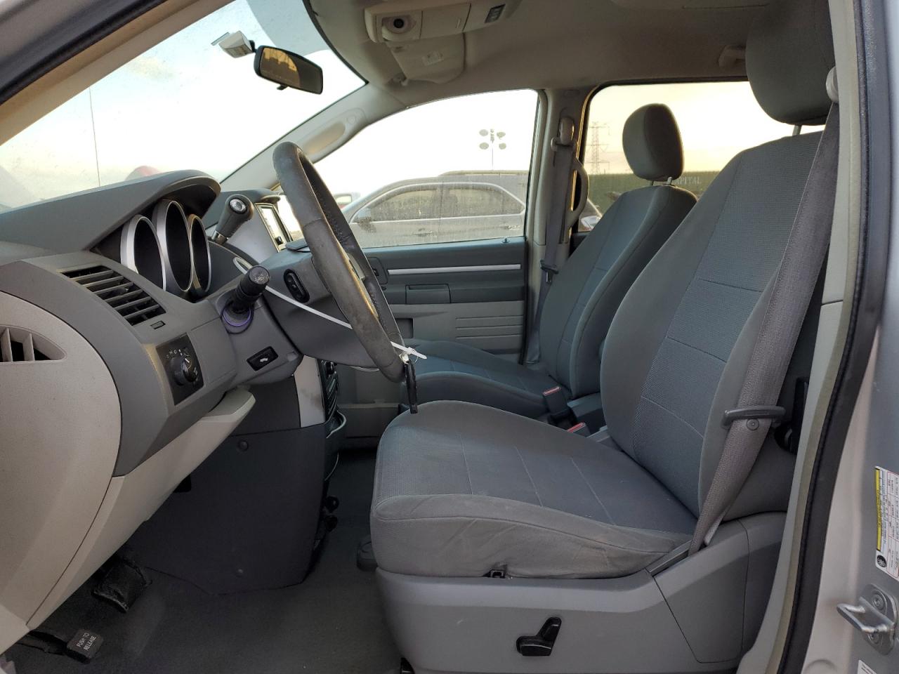 2008 Dodge Caravan - Image 7