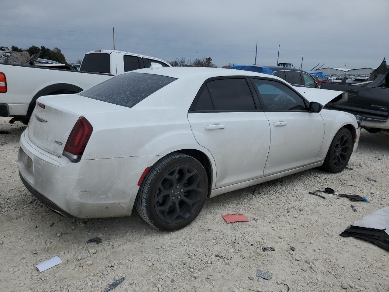 2019 Chrysler 300 - Image 3