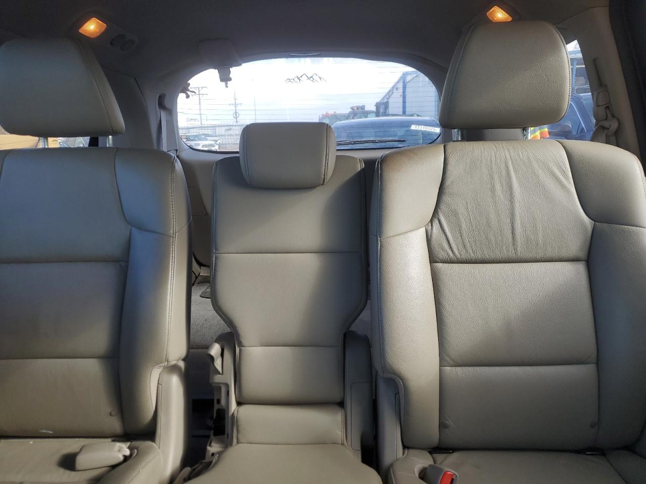 2011 Honda Odyssey - Image 10