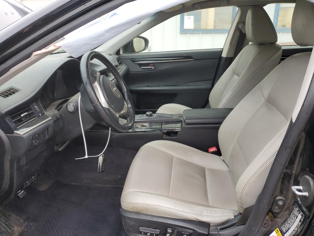 2015 Lexus ES - Image 7