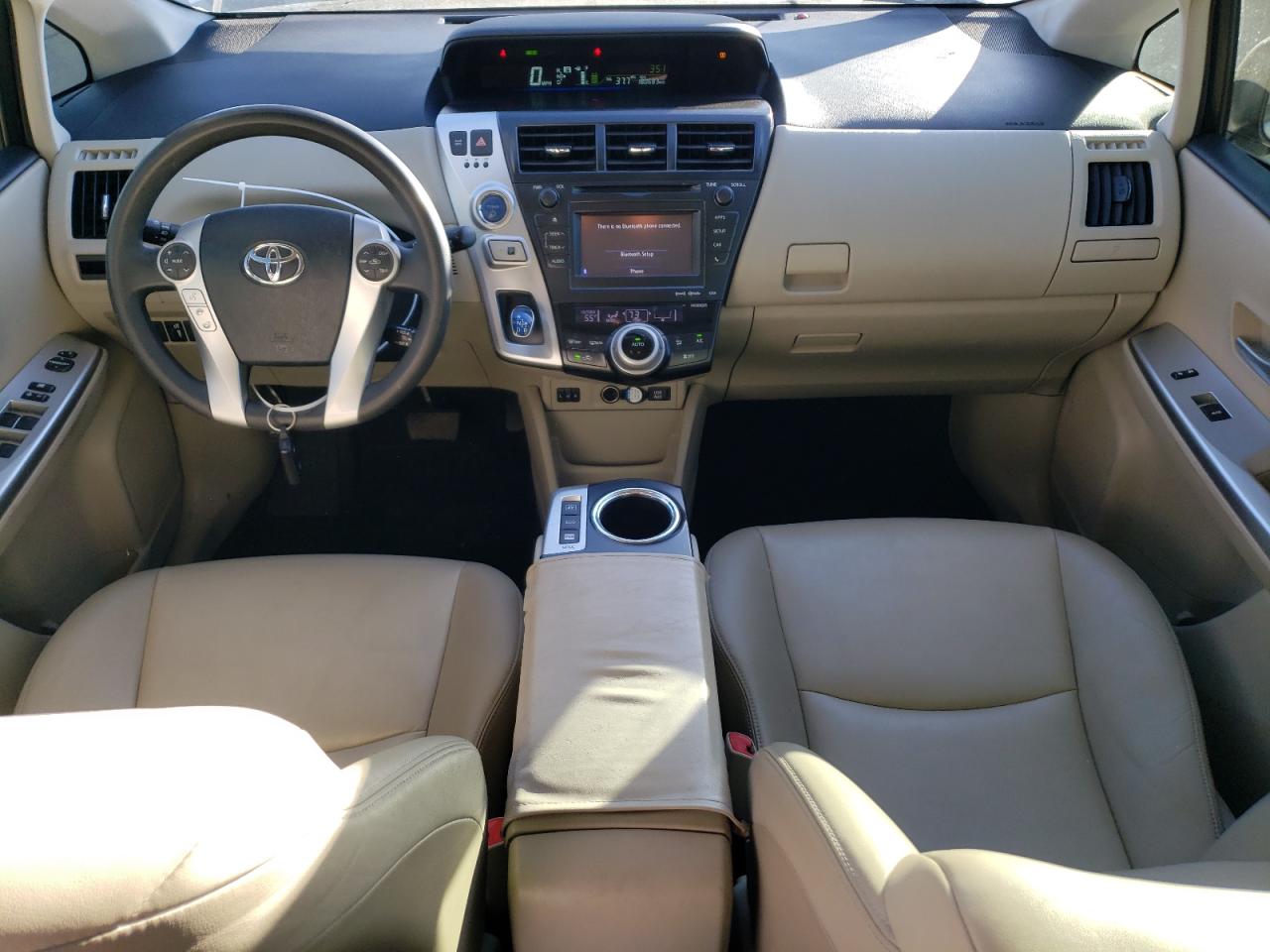 2012 Toyota Prius - Image 8