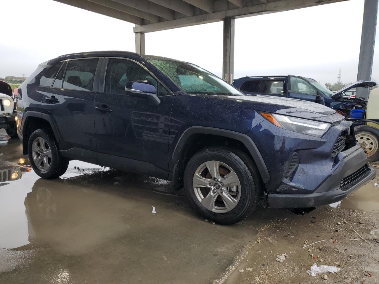 2024 Toyota RAV 4 - Image 4