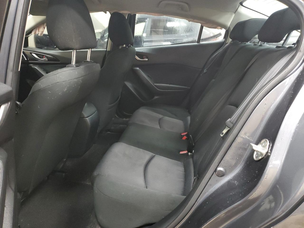 2015 Mazda 3 - Image 10