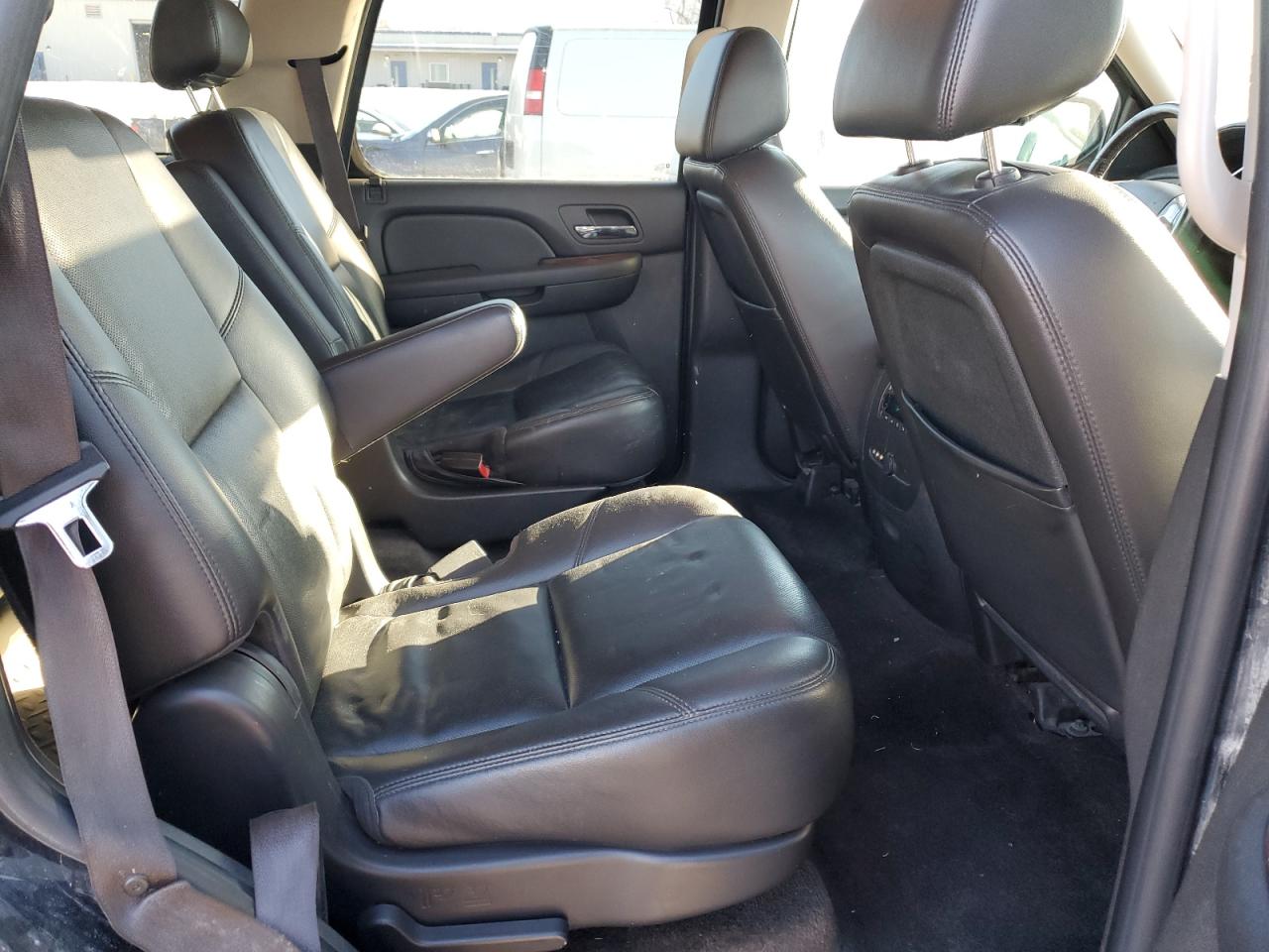 2009 Chevrolet Tahoe - Image 12