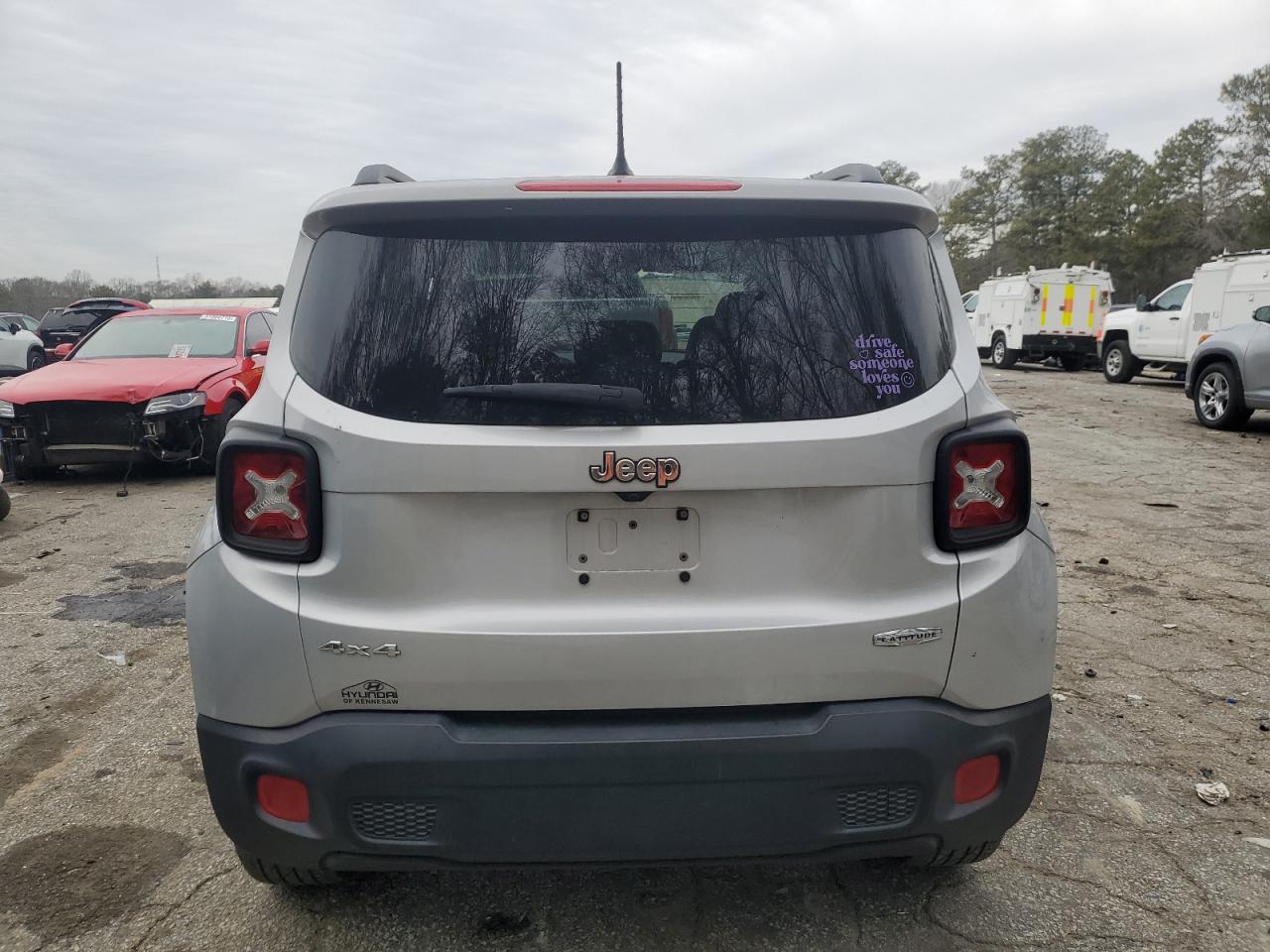2017 Jeep Renegade - Image 6