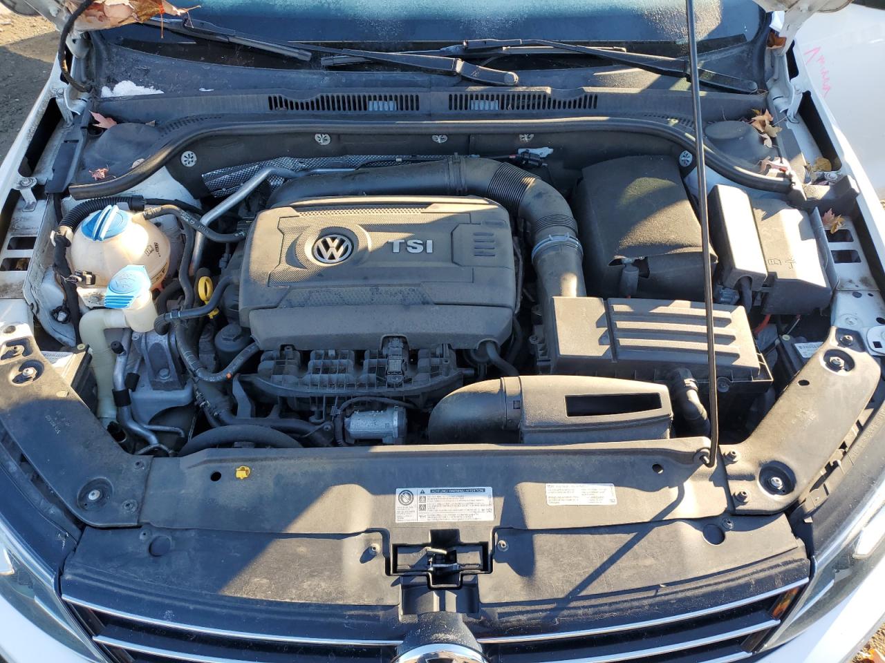2015 Volkswagen Jetta - Image 13