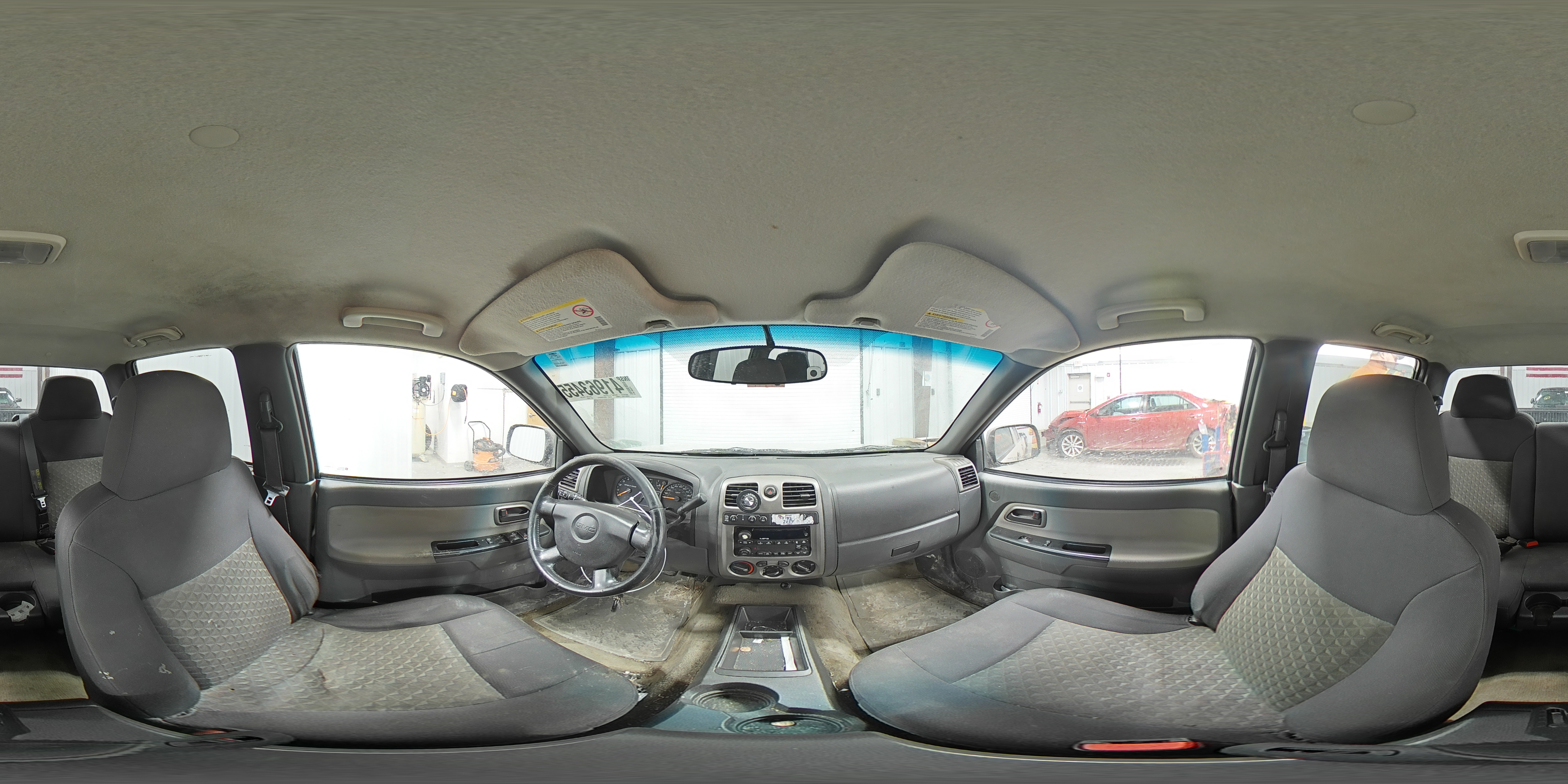 2005 GMC Canyon - Image 13