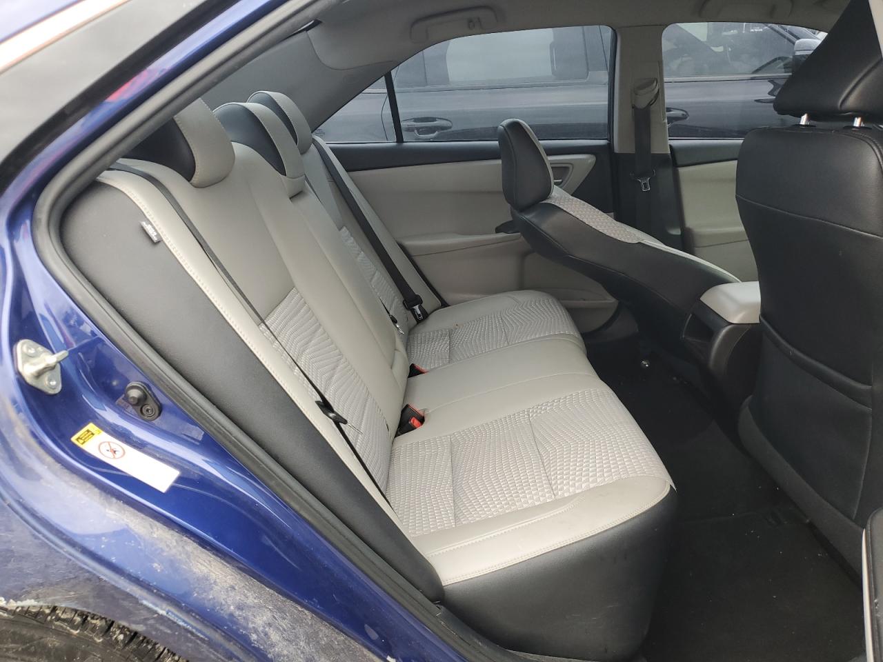 2015 Toyota Camry - Image 10