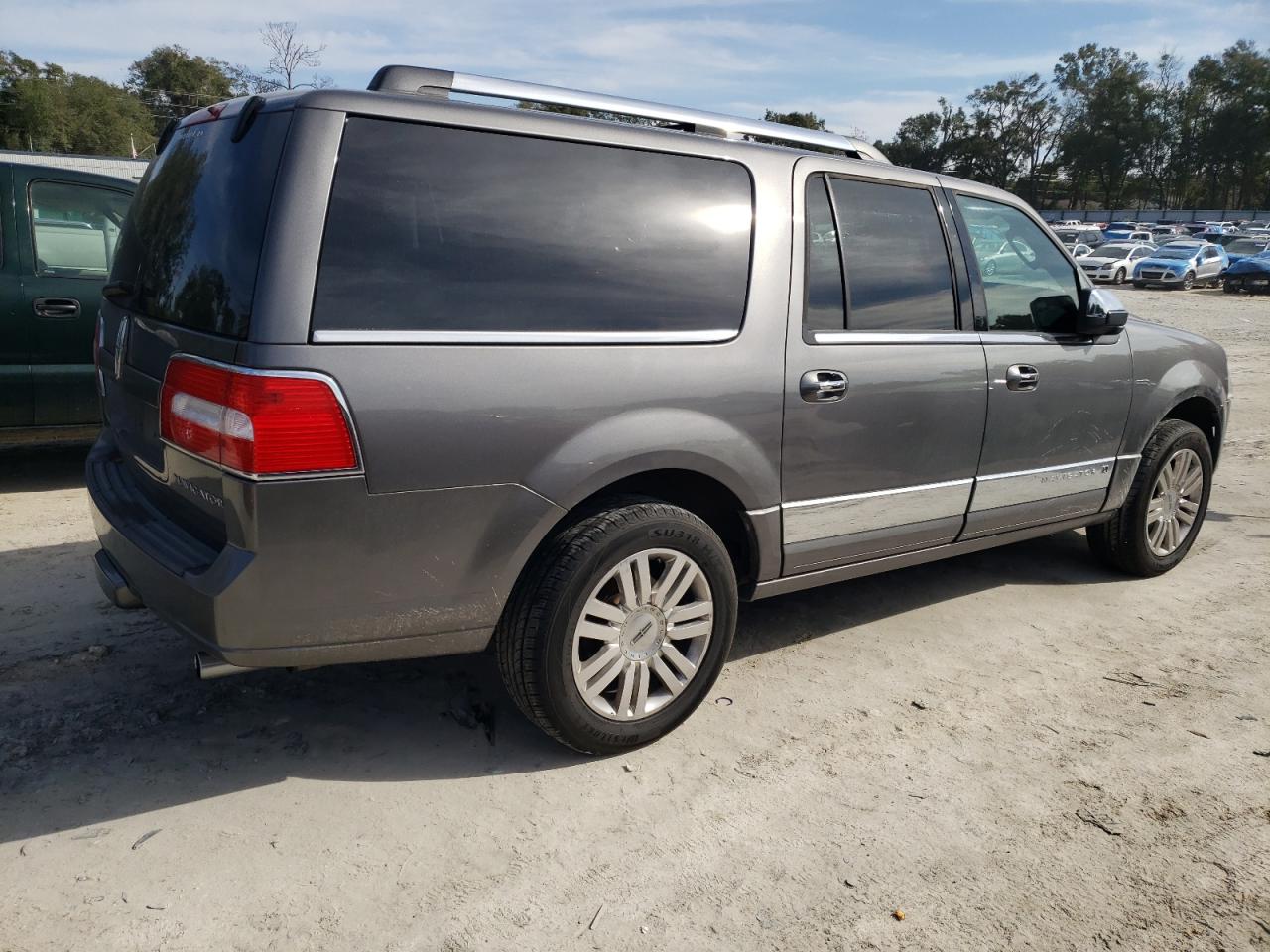 2012 Lincoln Navigator - Image 3
