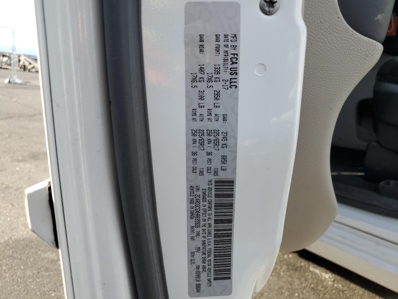 2017 Dodge Caravan - Image 13