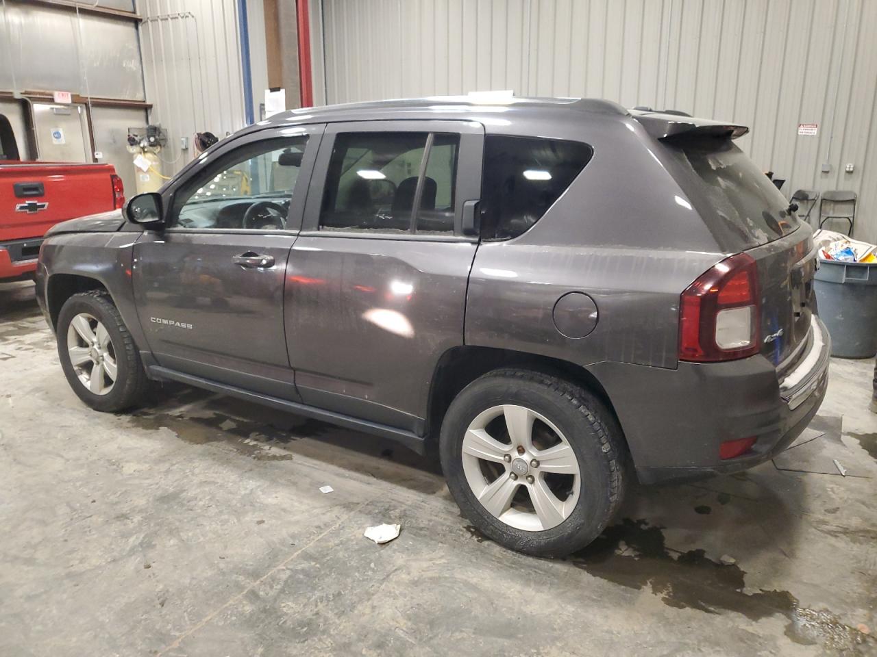 VIN 1C4NJDEB3FD427324 2015 JEEP COMPASS no.2