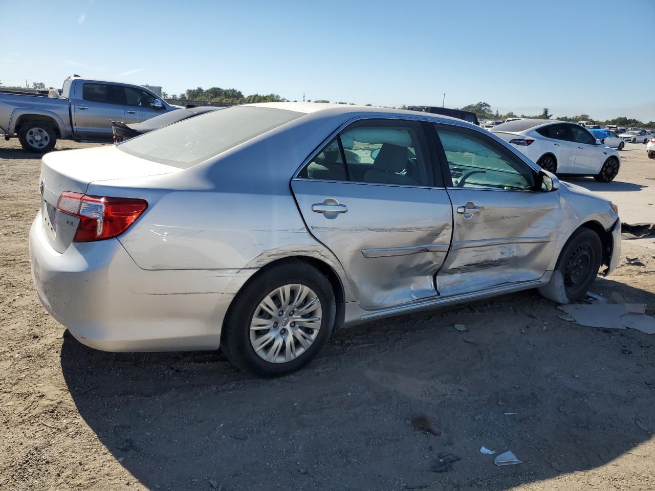 2014 Toyota Camry - Image 3