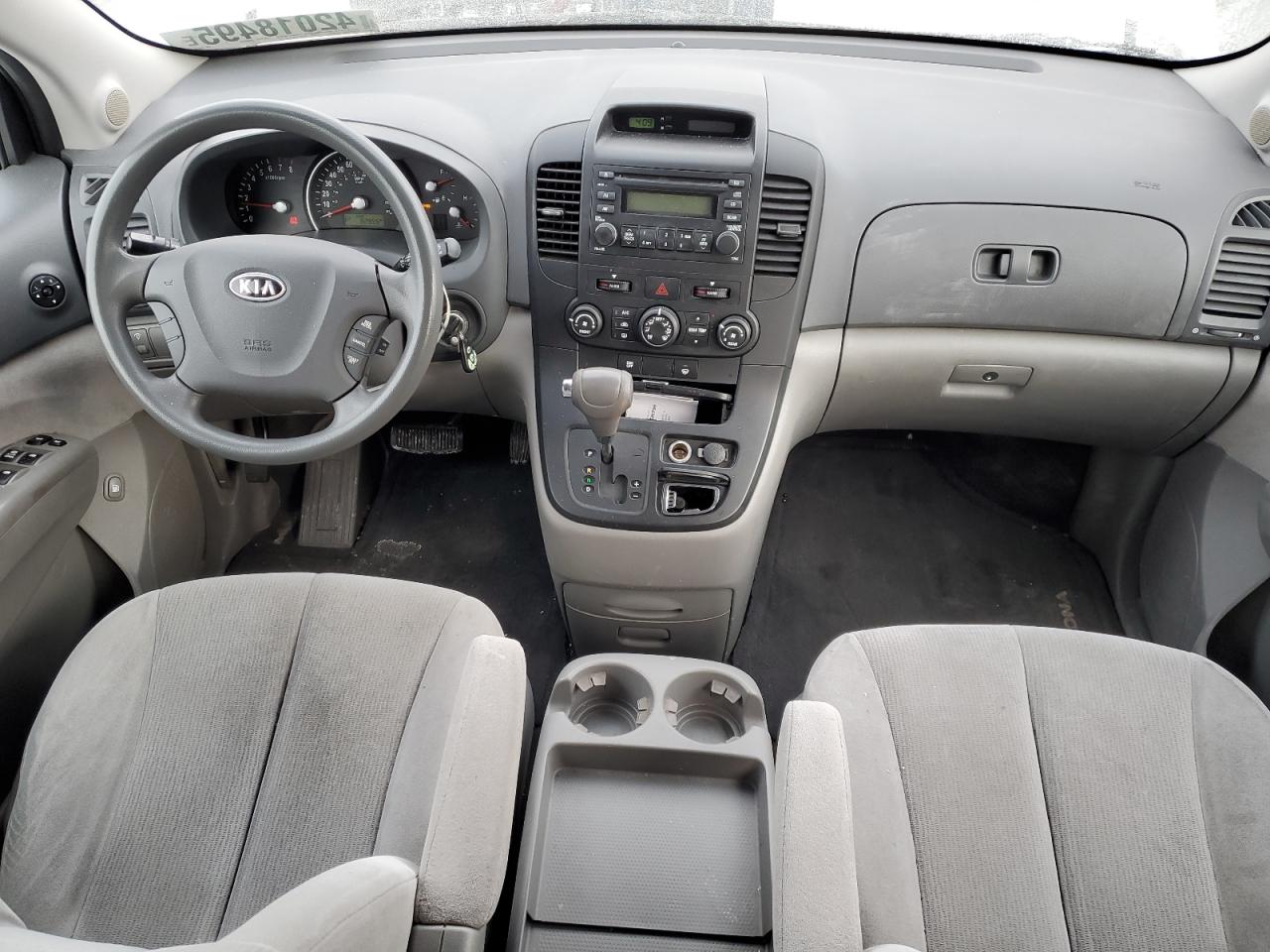2008 Kia Sedona - Image 8