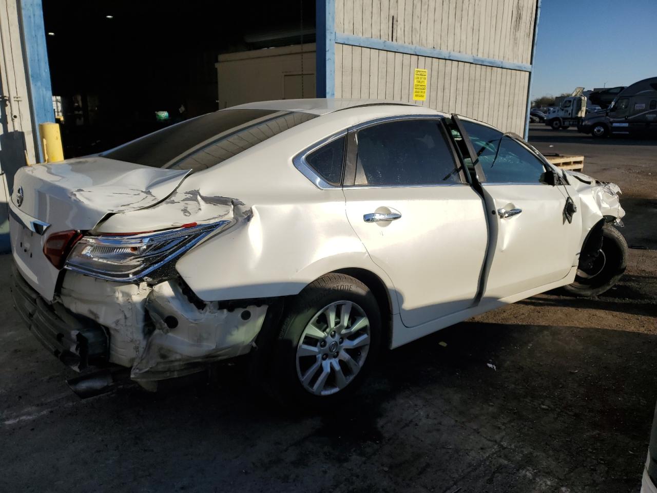 2016 Nissan Altima - Image 3