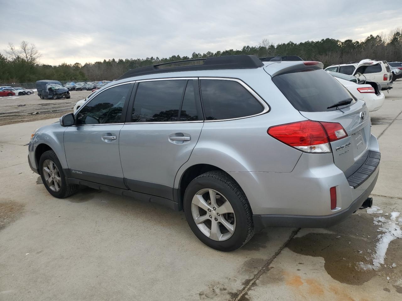 2013 Subaru Outback - Image 2