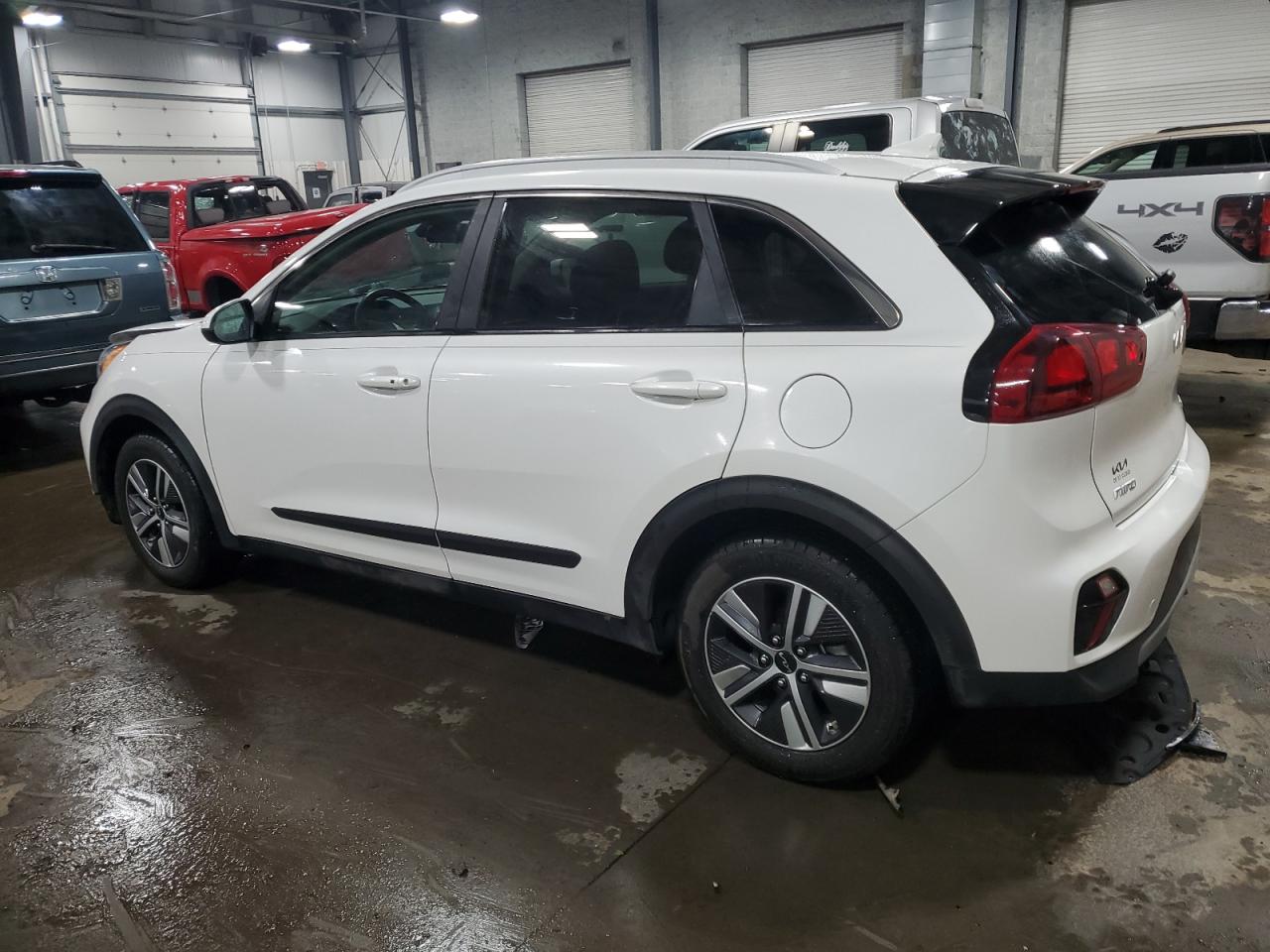 2022 Kia Niro - Image 2