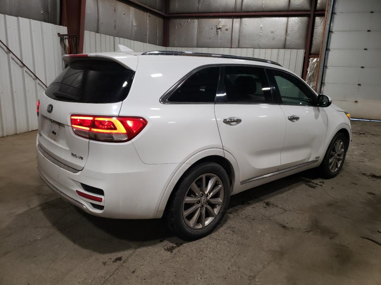 2016 Kia Sorento - Image 3