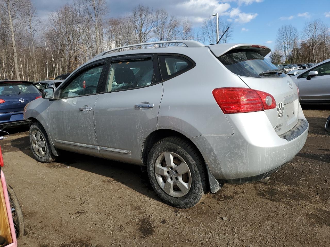 2014 Nissan Rogue - Image 2
