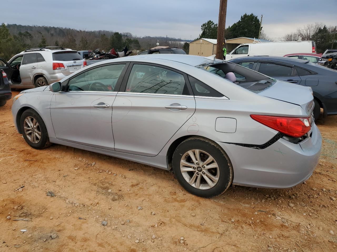 2011 Hyundai Sonata - Image 2