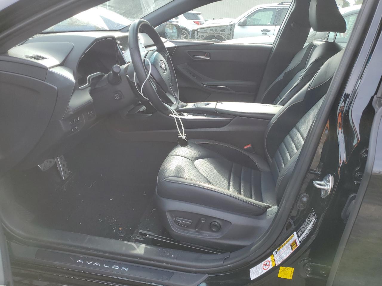 2019 Toyota Avalon - Image 7