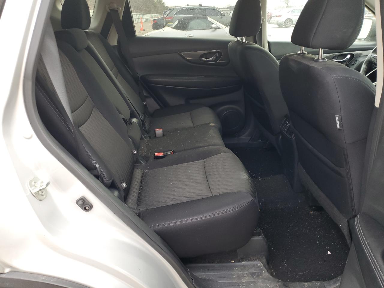 2017 Nissan Rogue - Image 11