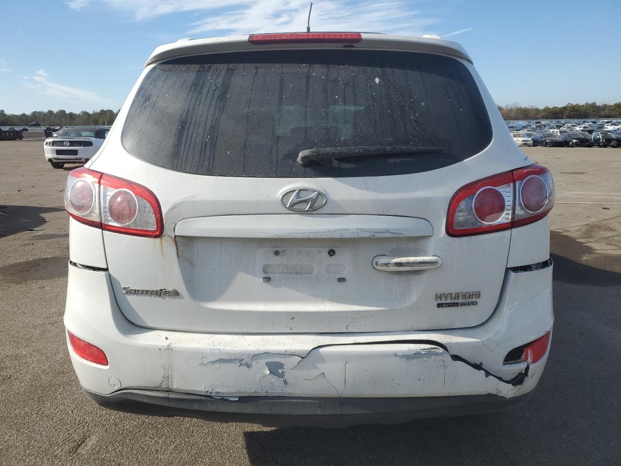 2011 Hyundai Santa Fe - Image 6