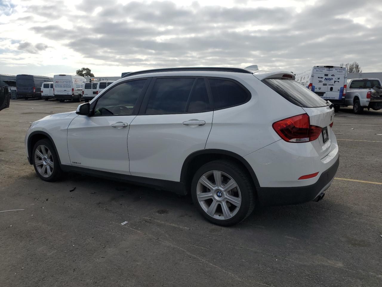 2015 BMW X1 - Image 2