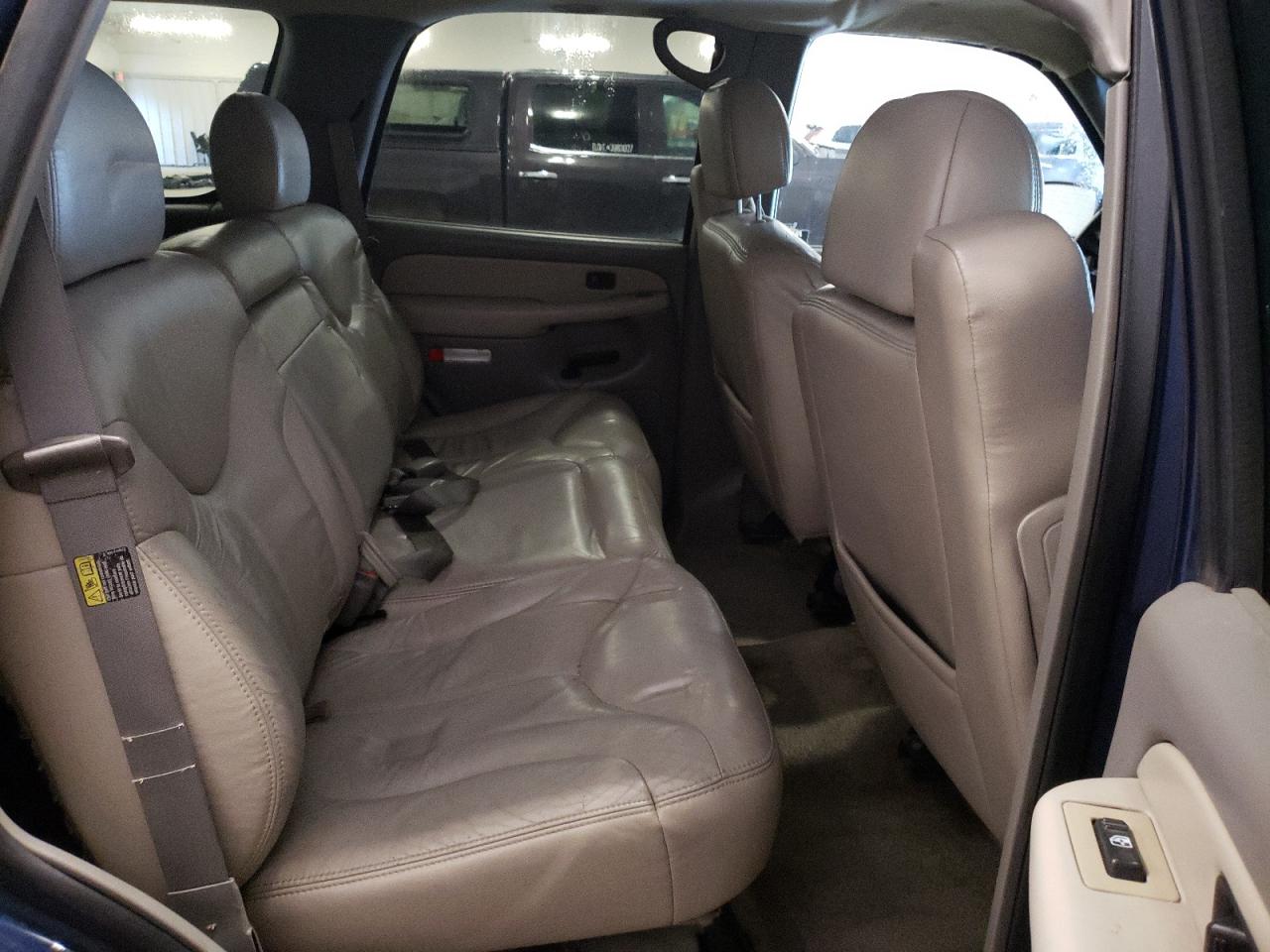 2002 GMC Yukon - Image 11
