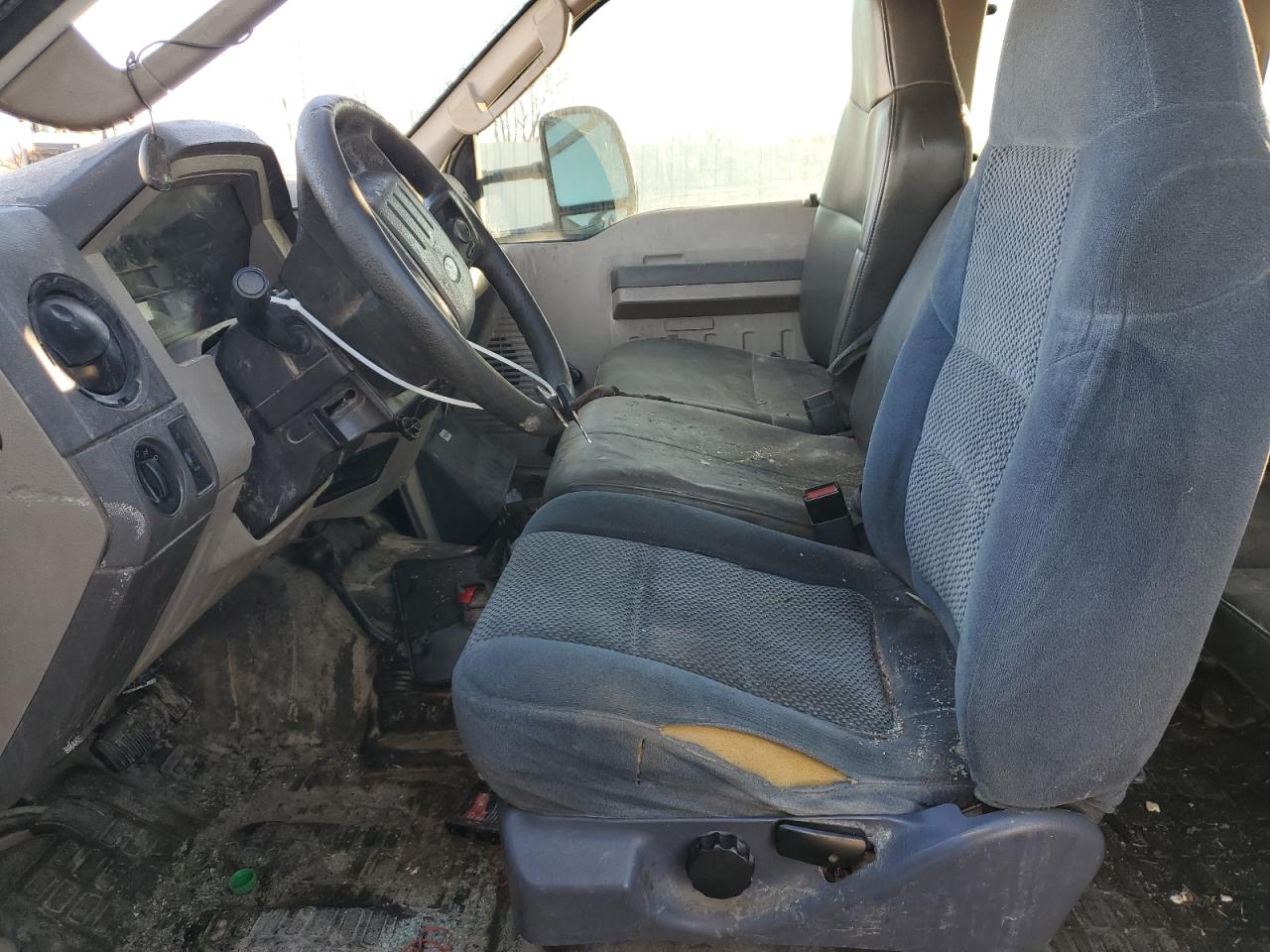 2009 Ford F250 - Image 7