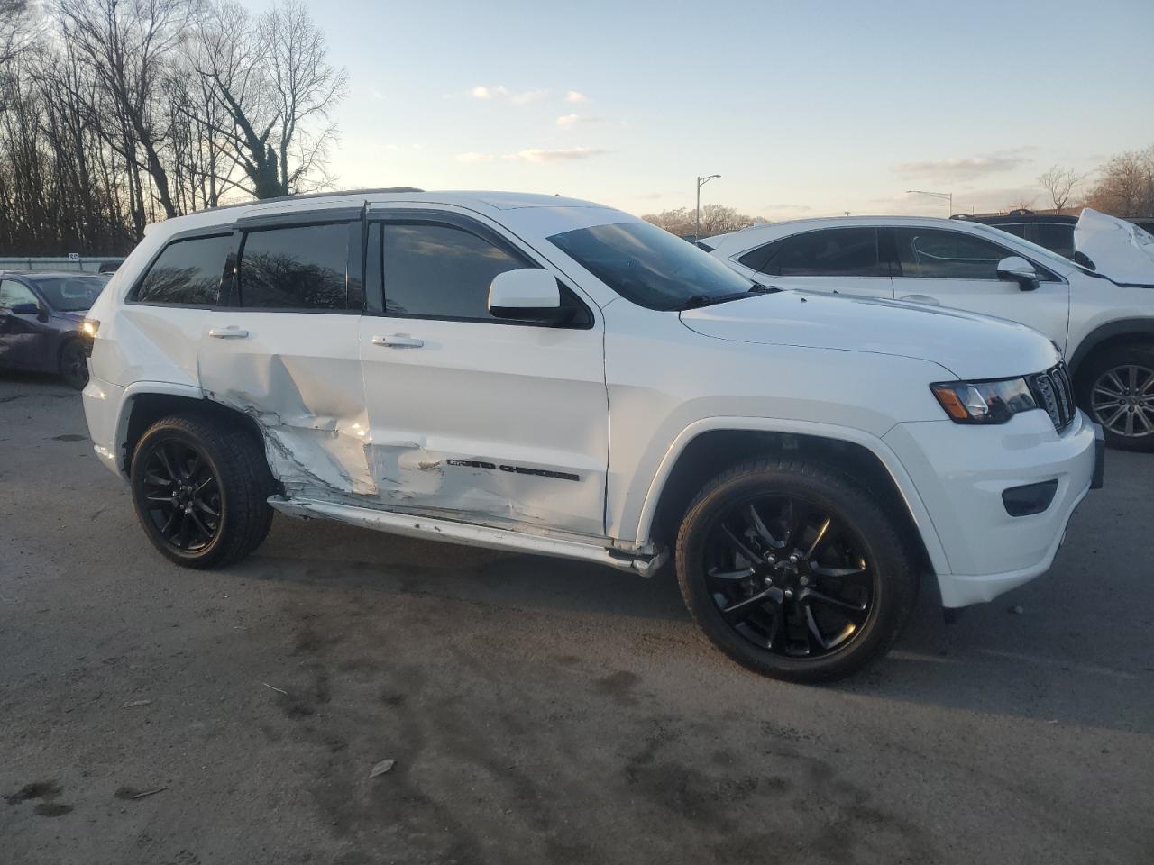 2020 Jeep Grand Cherokee - Image 4