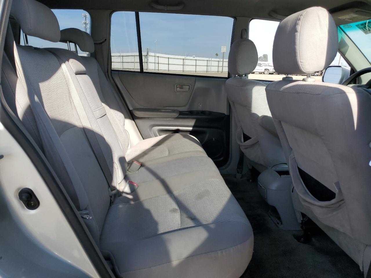 2005 Toyota Highlander - Image 11