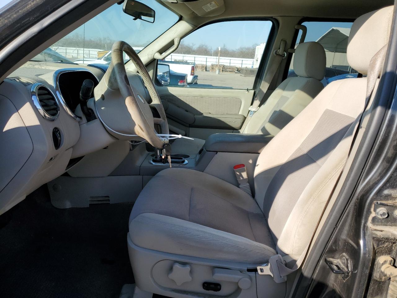2007 Ford Explorer - Image 7
