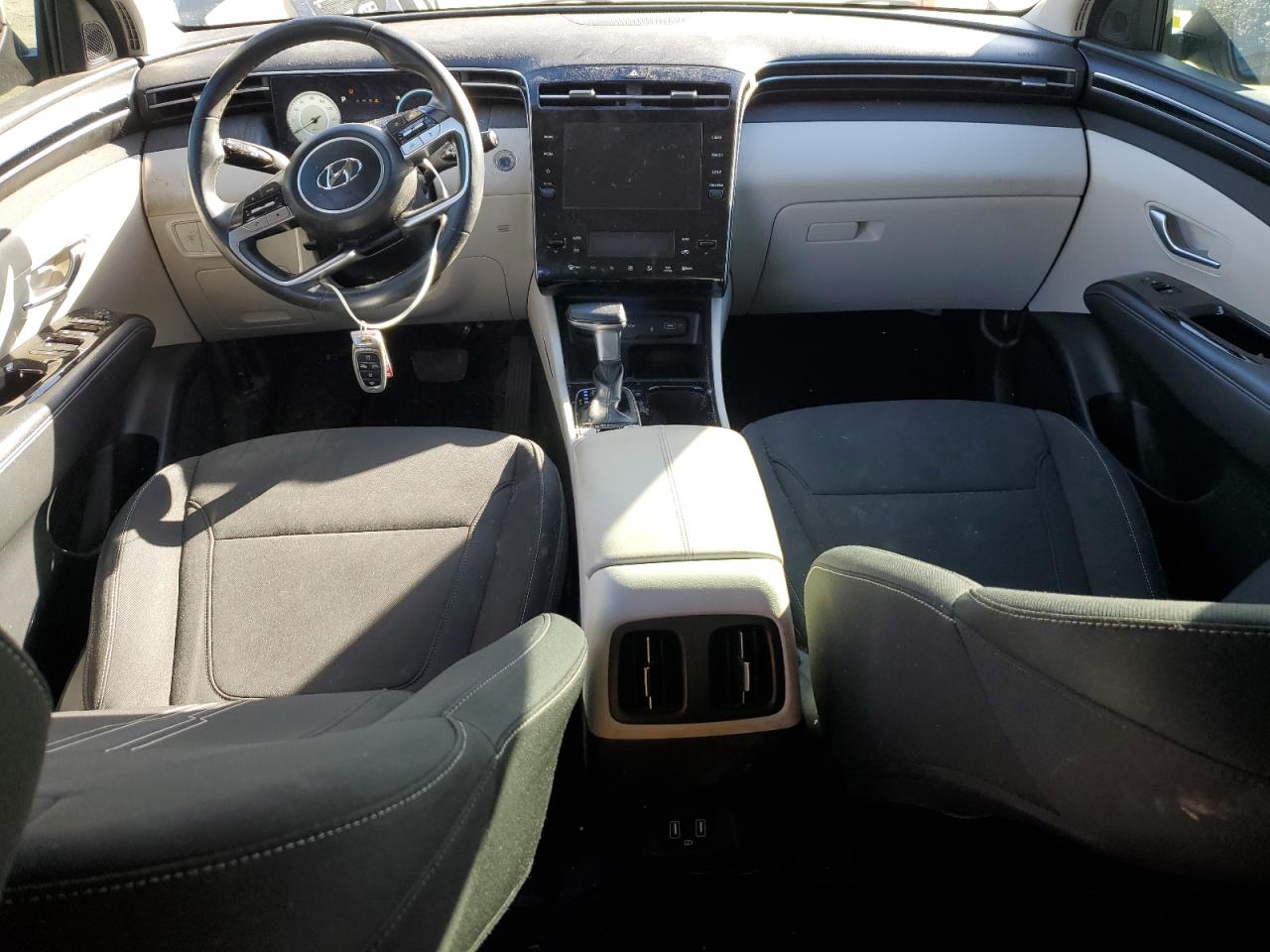 2022 Hyundai Tucson - Image 8