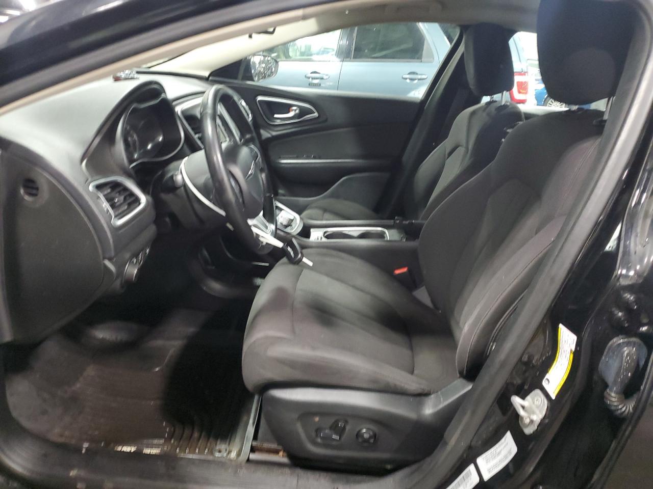 2015 Chrysler 200 - Image 7