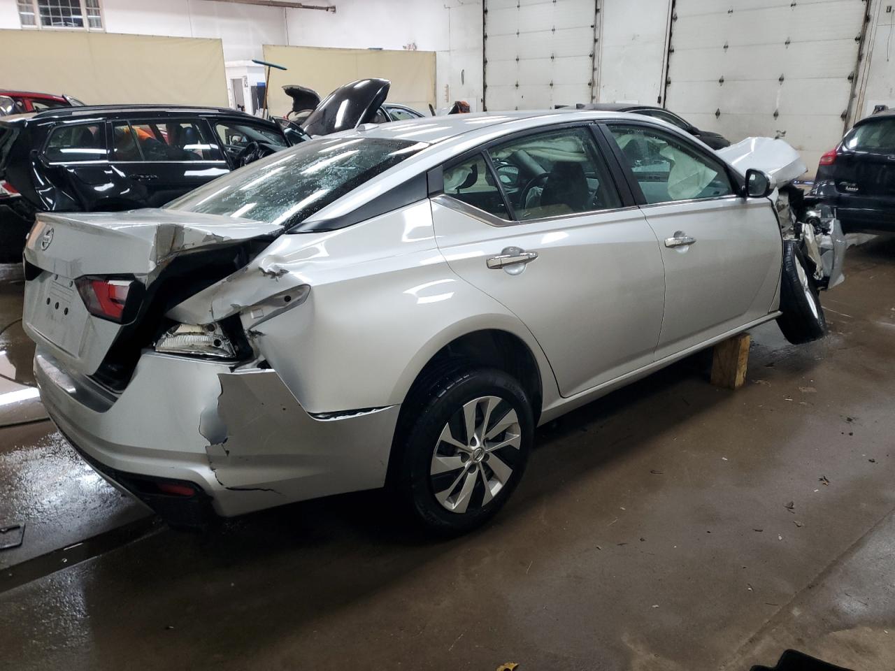 2020 Nissan Altima - Image 3