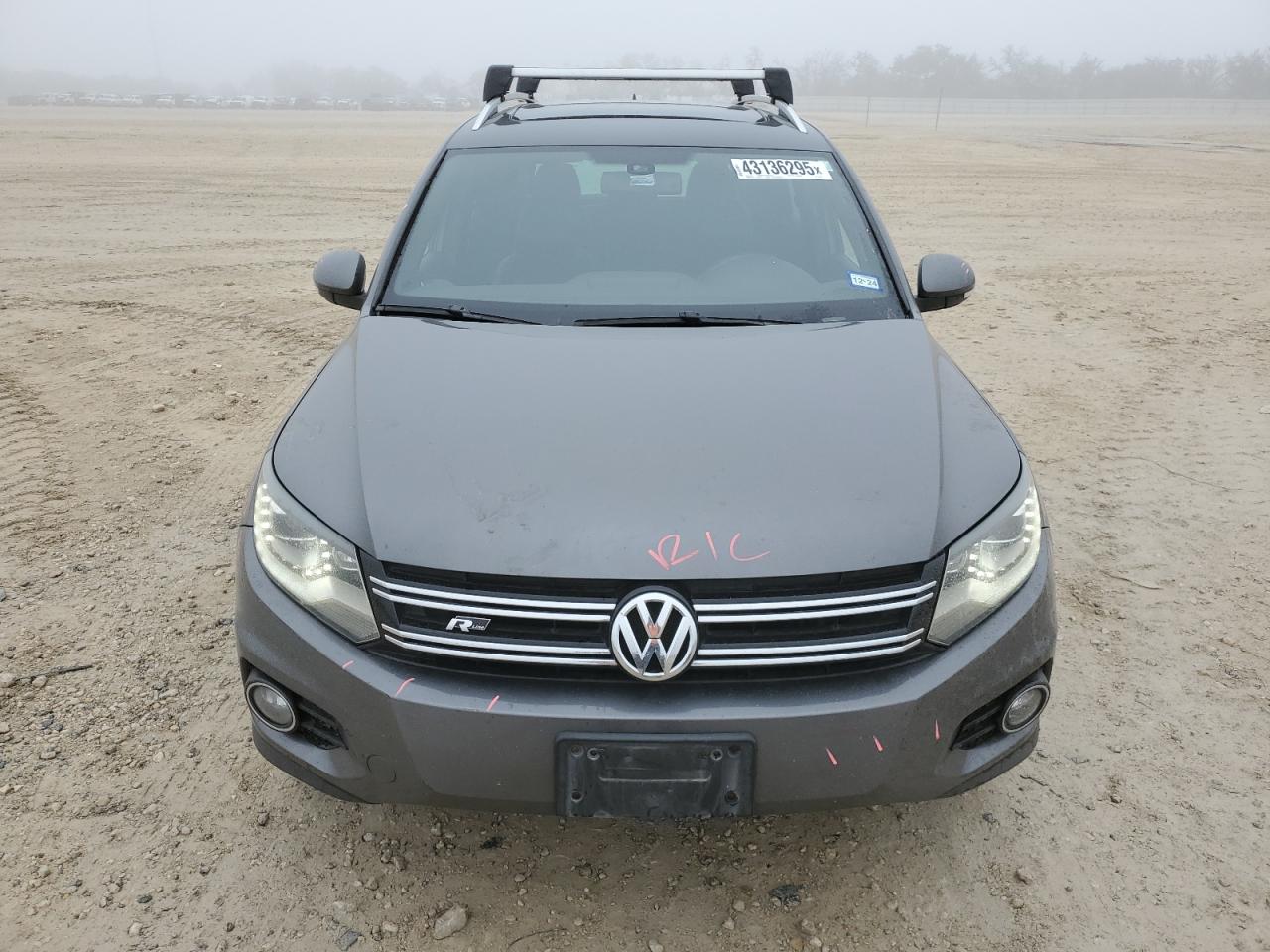 2015 Volkswagen Tiguan - Image 5