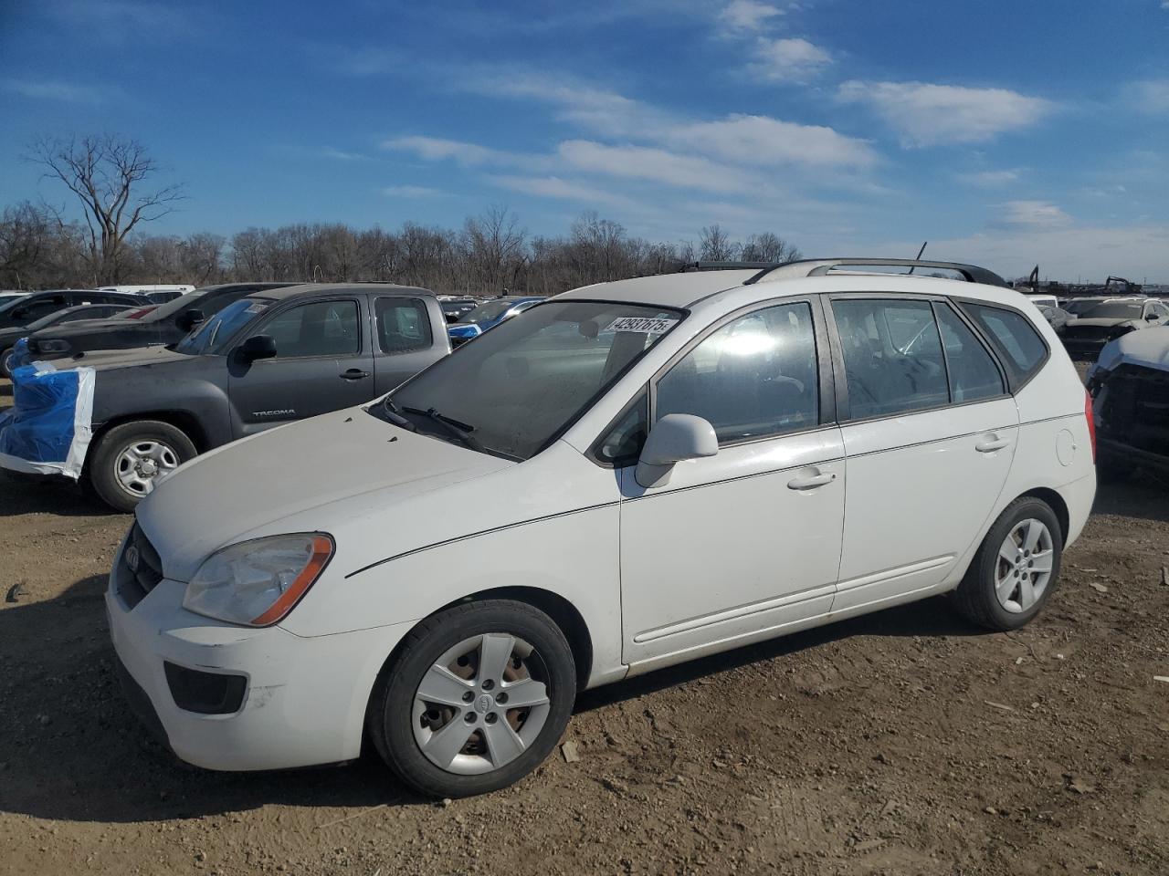 2009 Kia Rondo Base na sprzedaż w Des Moines, IA - Side