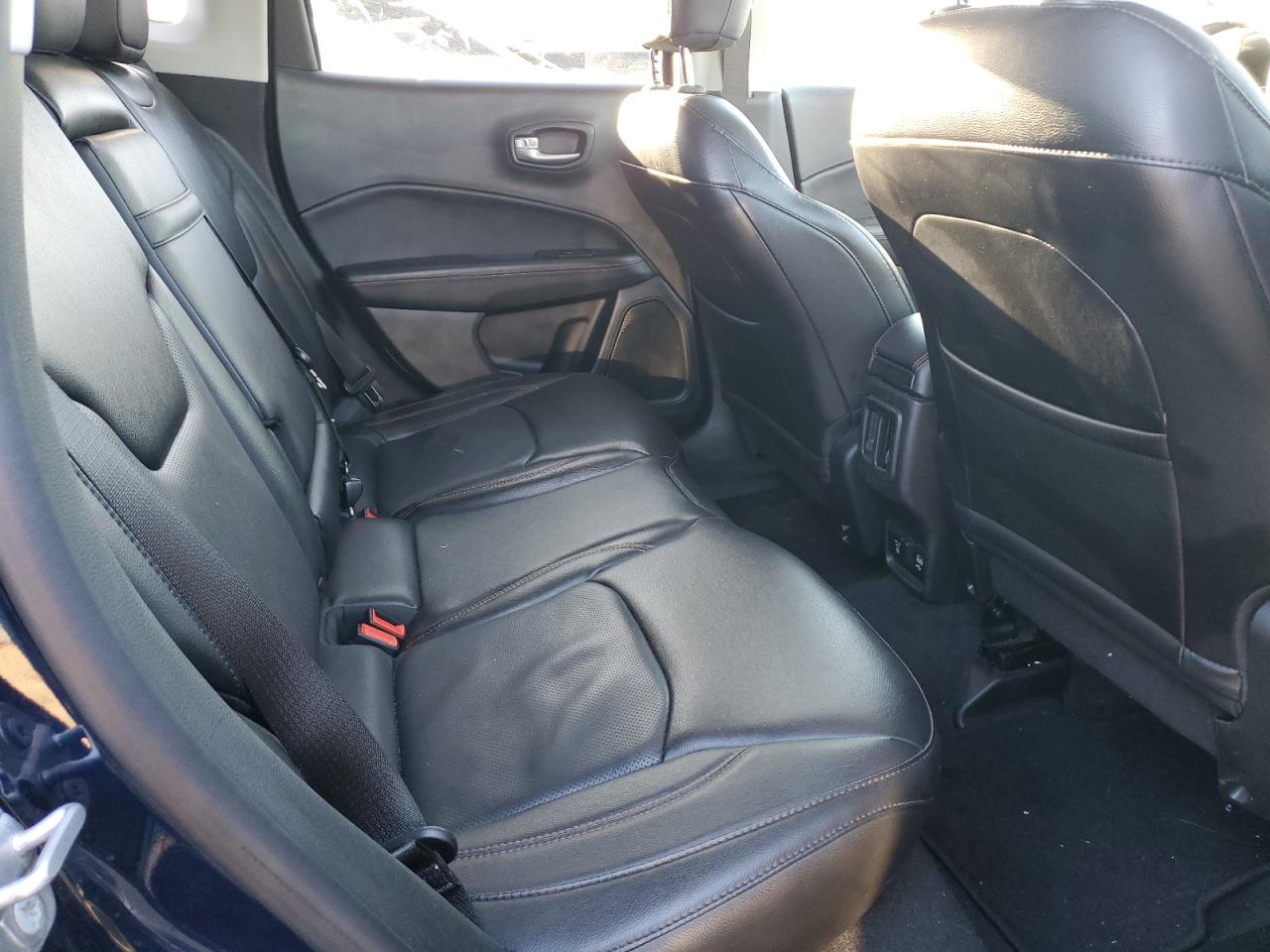 2018 Jeep Compass - Image 11