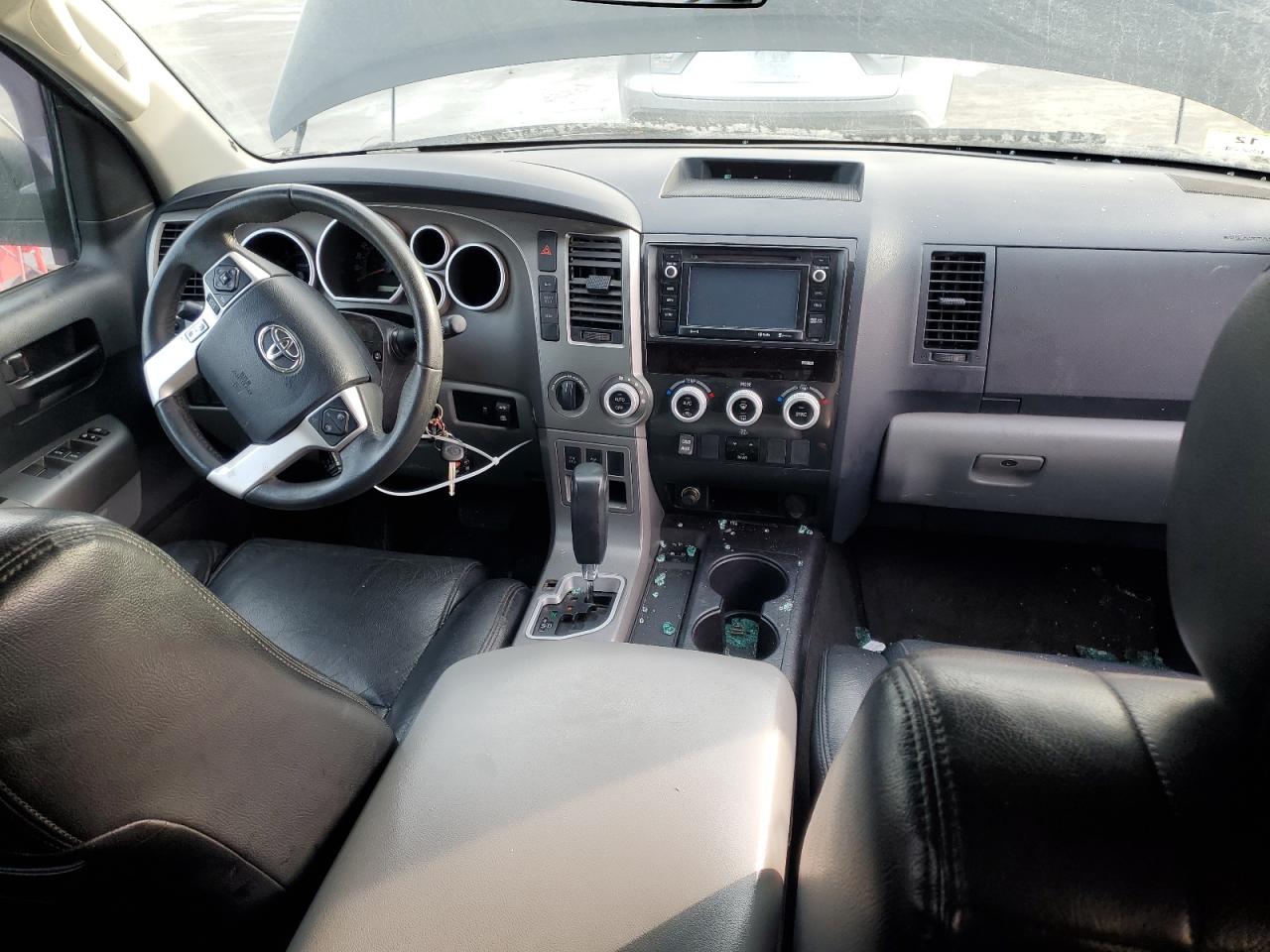 2016 Toyota Sequoia - Image 8