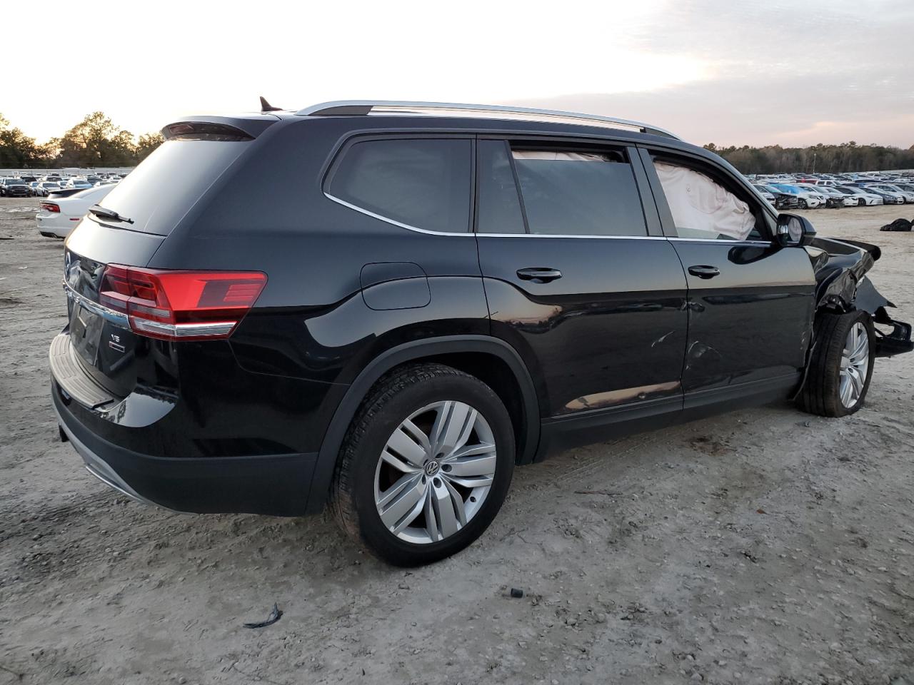 2019 Volkswagen Atlas - Image 3