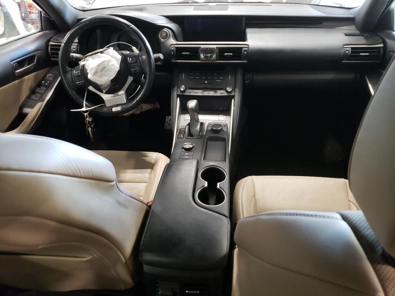 2019 Lexus IS - Image 8