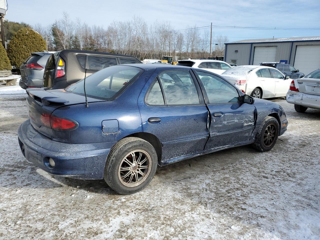 2002 Pontiac Sunfire - Image 3