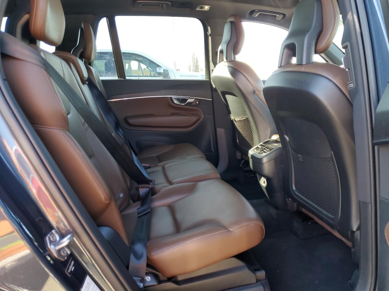2020 Volvo XC90 - Image 11