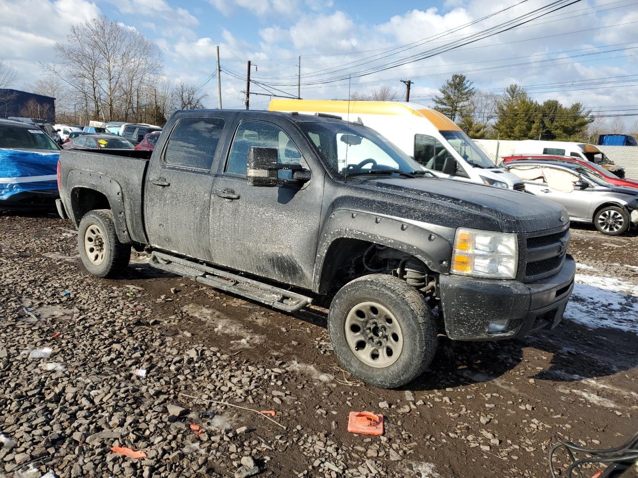 2011 Chevrolet Silverado - Image 4