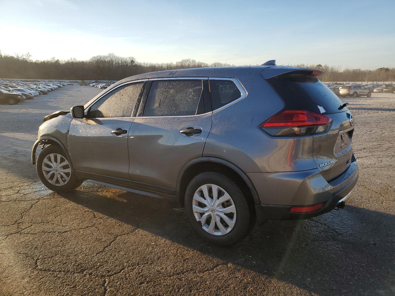 2017 Nissan Rogue - Image 2
