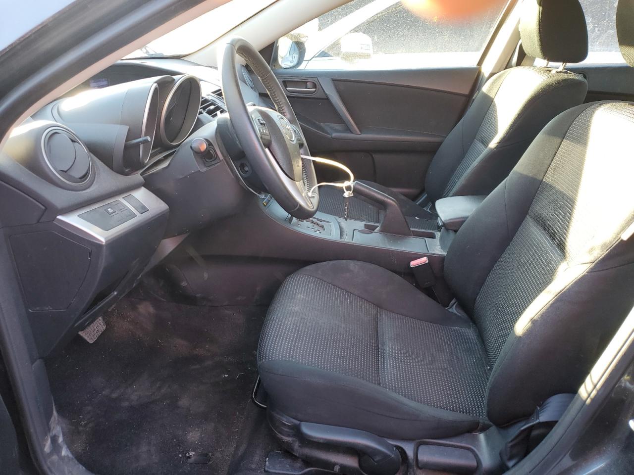 2013 Mazda 3 - Image 7