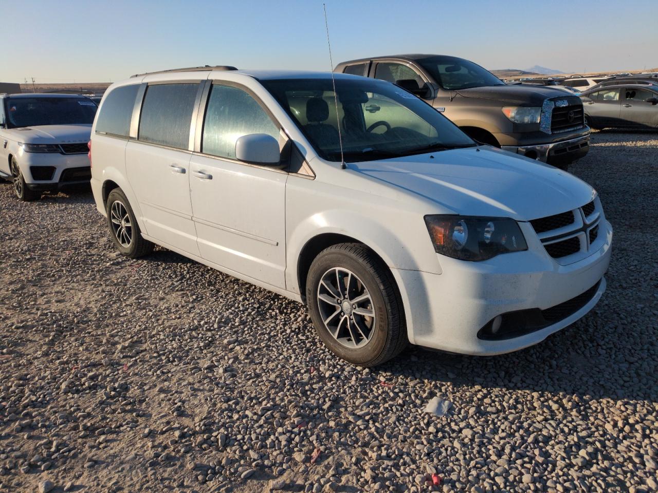 2017 Dodge Caravan - Image 4