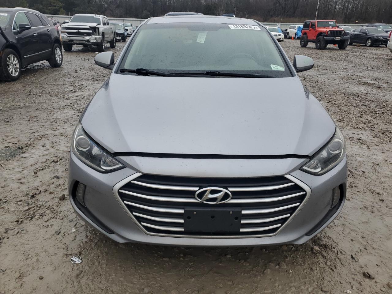 2017 Hyundai Elantra - Image 5