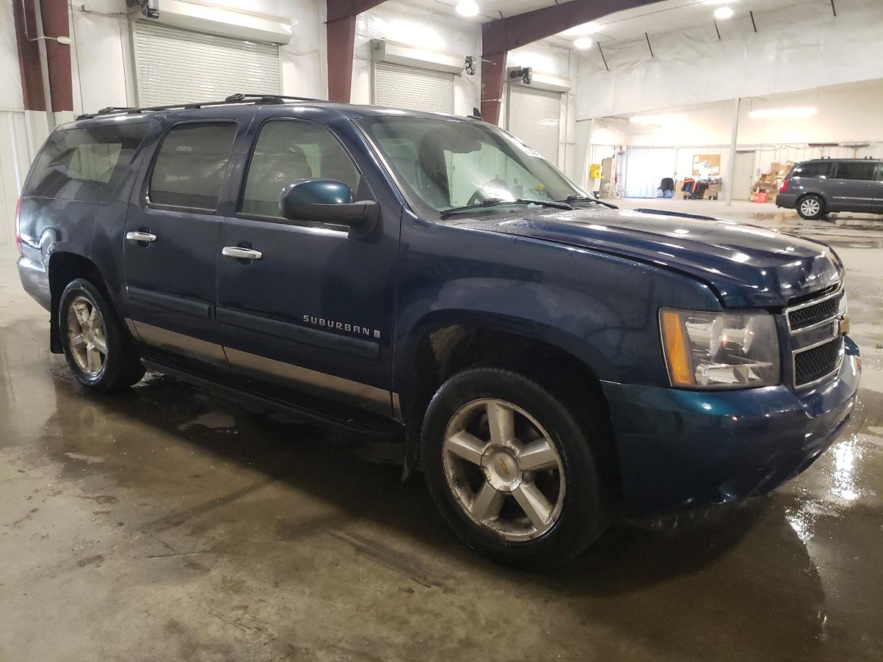 2007 Chevrolet Suburban - Image 4