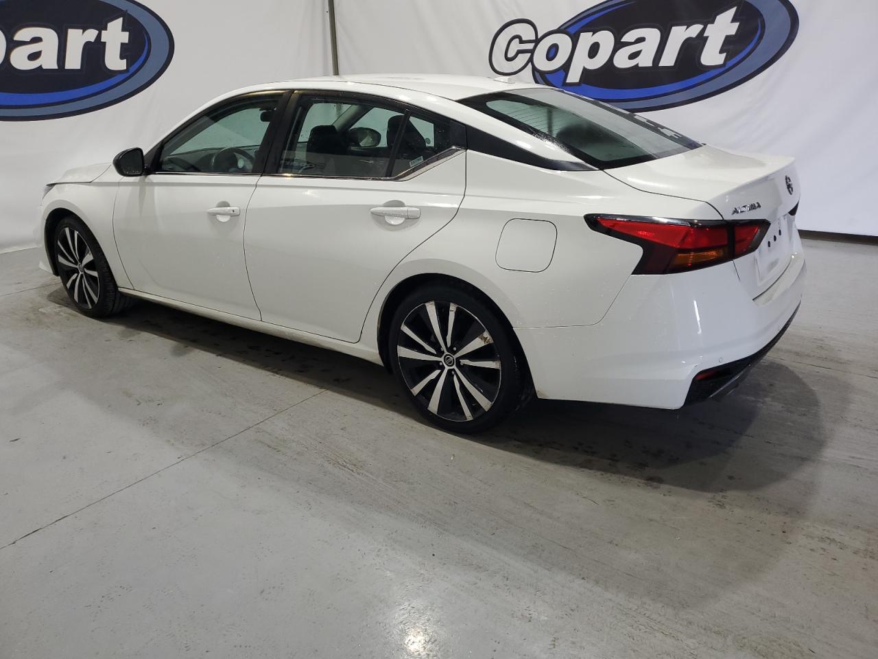 2021 Nissan Altima - Image 2